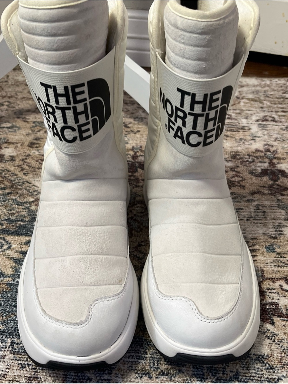The North Face Ozone Park White pull on boots Sz 10.5